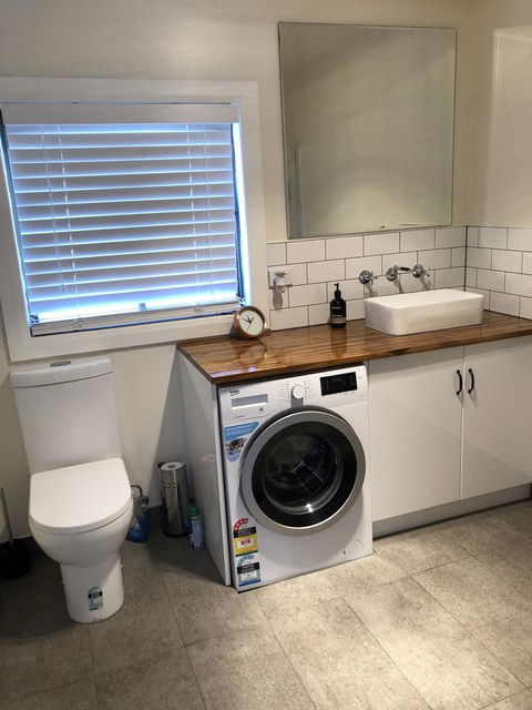 Apartment 5ive - Accommodation Georgetown 3