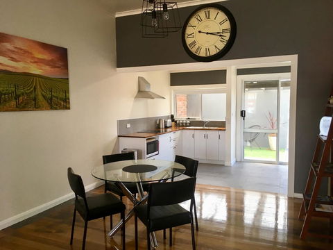 Apartment 5ive - Accommodation Georgetown 5