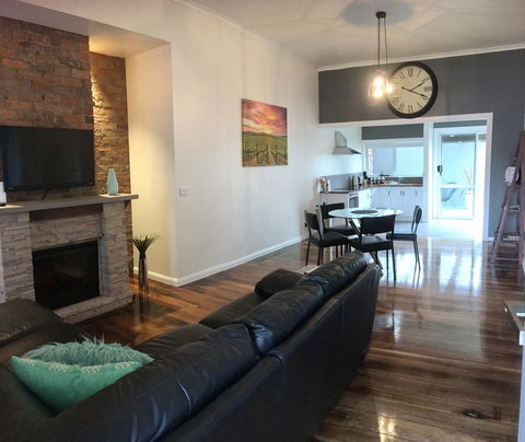 Apartment 5ive - Accommodation Georgetown 0