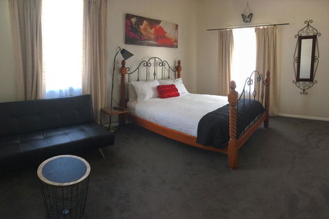 Apartment 5ive - Accommodation Georgetown 7