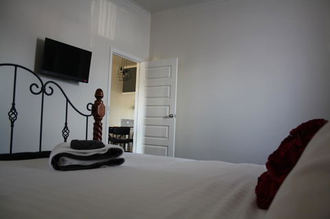 Apartment 5ive - Accommodation Georgetown 11