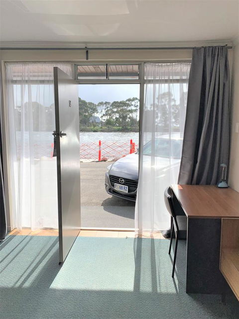 The Waterfront Wynyard - Accommodation Georgetown 41