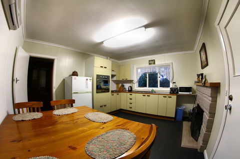Maydena Chalet - Accommodation Georgetown 9