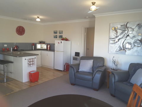 On The Terrace - Accommodation Georgetown 7