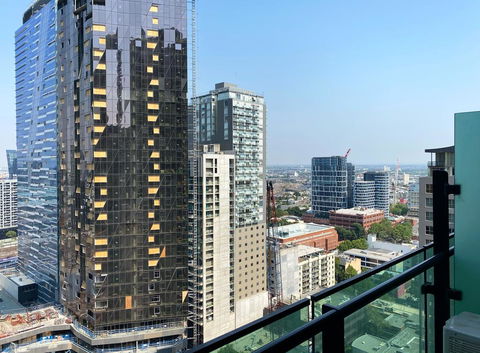 New CBD Apartment With Balcony Near Southern Cross Station - Accommodation Georgetown 1