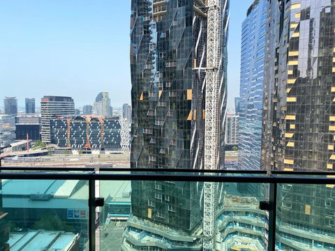 New CBD Apartment With Balcony Near Southern Cross Station - Accommodation Georgetown 2