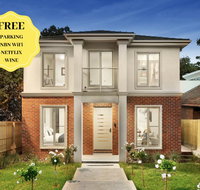 NEW Inner Melb Luxury Modern Grand Holiday House - Great Location Wifi Parking - Accommodation Georgetown