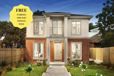 NEW Inner Melb Luxury Modern Grand Holiday House - Great Location, Wifi, Parking - Accommodation Georgetown 0