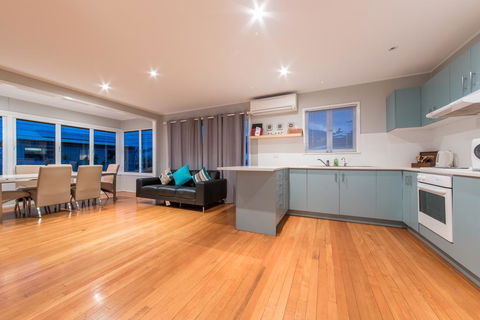 Norm's Beach House - Airlie Beach - Accommodation Georgetown 2