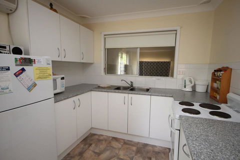 NORTH HAVEN SEA BREEZE - 9 David Campbell St , North Haven - Accommodation Georgetown 0