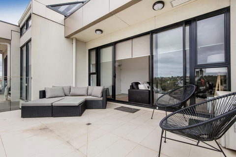 NORTH POINT RETREAT - MORNINGTON - Accommodation Georgetown 3