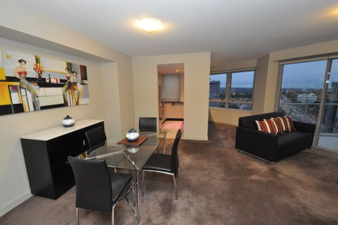 North Sydney Fully Self Contained Modern 2 Bed Apartment (2207BER) - Accommodation Georgetown 2
