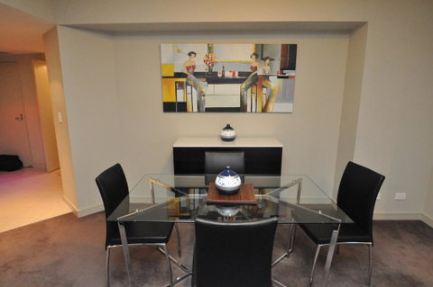 North Sydney Fully Self Contained Modern 2 Bed Apartment (2207BER) - Accommodation Georgetown 3