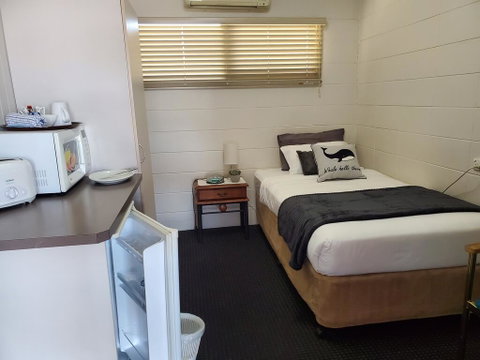 O'Sheas Windsor Hotel - Accommodation Georgetown 1