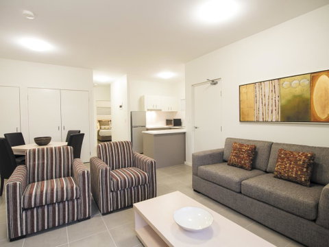 Oaks Middlemount Suites - Accommodation Georgetown 2