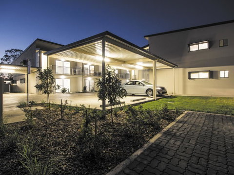Oaks Middlemount Suites - Accommodation Georgetown 1