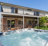 Ocean Breeze Retreat - with spa and space - Accommodation Georgetown