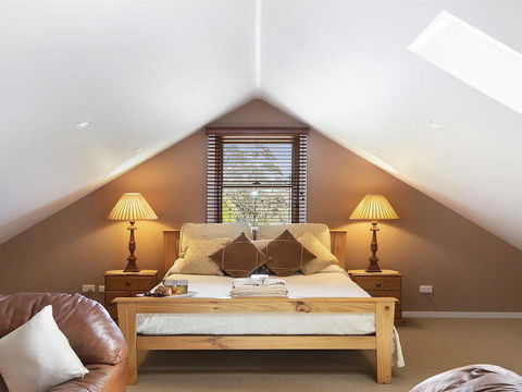 Old Mansfield Loft - Gardens, Gazebo And Getaways - Accommodation Georgetown 3