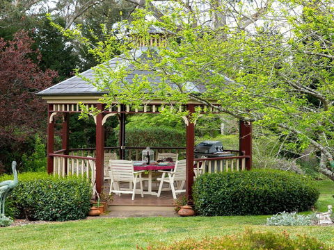Old Mansfield Loft - Gardens, Gazebo And Getaways - Accommodation Georgetown 1