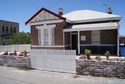 Old Sergeants Quarters - Accommodation Georgetown 0