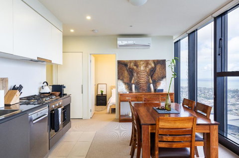 ON TOP OF THE WORLD - BEST VIEWS IN MELBOURNE !! - Accommodation Georgetown 0