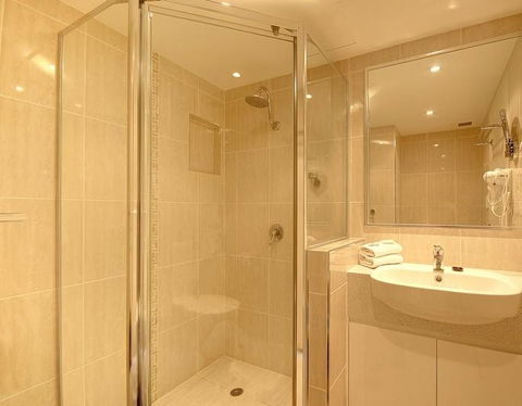 Pacific Surf Absolute Beachfront Apartments - Accommodation Georgetown 1