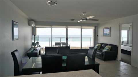 Pacific Surf Absolute Beachfront Apartments - Accommodation Georgetown 3