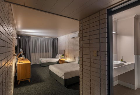 Palms Hotel - Accommodation Georgetown 1