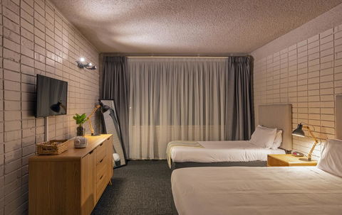 Palms Hotel - Accommodation Georgetown 2