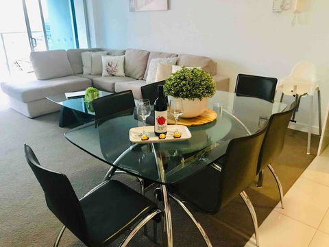 Panoramic Views Gold Coast Free WiFi Free Netflix - Accommodation Georgetown 3