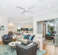 Park Avenue Townhouse Retreat Brisbane Sleeps 10 - Accommodation Georgetown