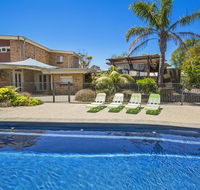 Paw Up Luxury Villa in Rye - Accommodation Georgetown