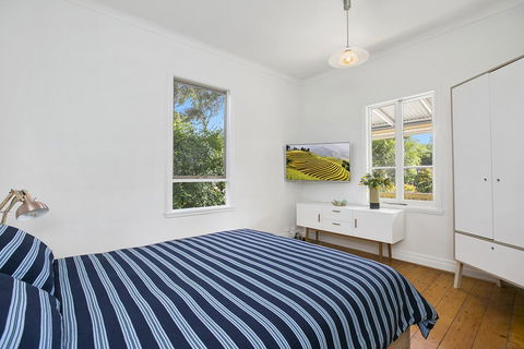 Paws Up Cottage - Accommodation Georgetown 2