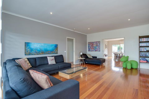 Paws Up Poolside - Accommodation Georgetown 0