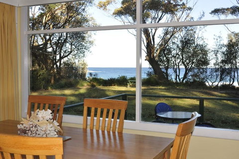 Pebbly Beach Shacks - Accommodation Georgetown 1