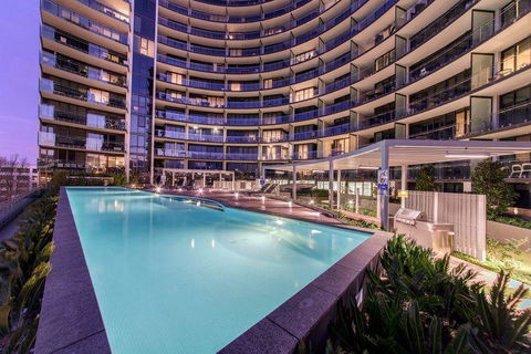 Perfectly Located Modern Apartment - Canberra CBD - Accommodation Georgetown 1
