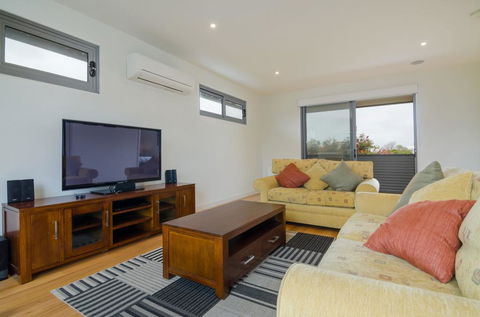 PIER 55 - DROMANA... - Accommodation Georgetown 3