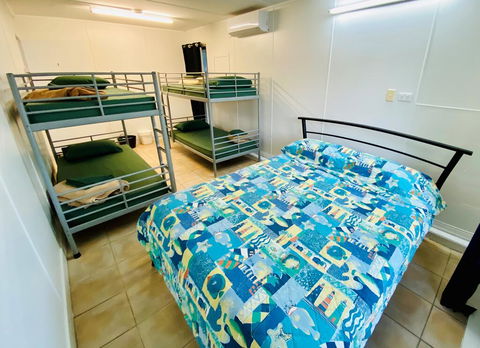 Pippies Beachhouse - Accommodation Georgetown 1