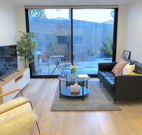 Pride Bentleigh Apartment with Private Garden - Accommodation Georgetown
