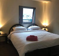 Private Room King Bed Heart Of Melbourne - Accommodation Georgetown