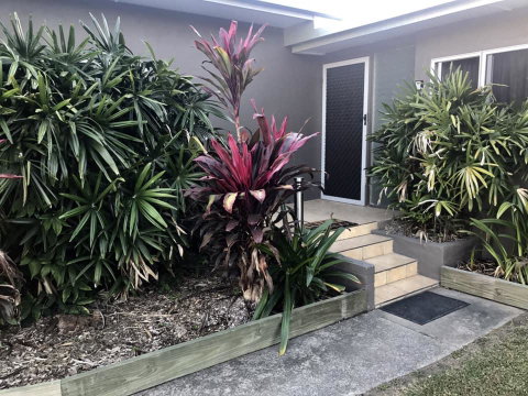 QUIRKY QUEENSLANDER 6 BEDROOM HOME - Accommodation Georgetown 1