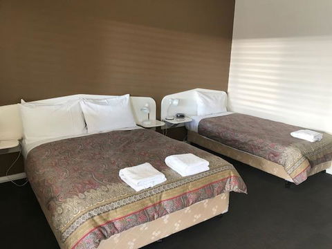 RAILWAY HOTEL MOTEL - Accommodation Georgetown 2