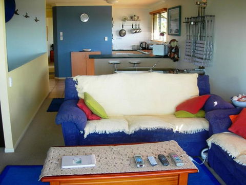 Rainbow Breezes 4 - Rainbow Beach, Townhouse With Breath-taking Ocean Views To Fraser Island - Accommodation Georgetown 0