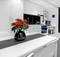 Readyset On Little Collins - Accommodation Georgetown