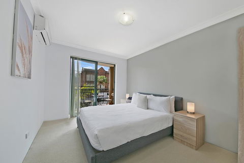 REDFERN 3 BEDROOM APARTMENT FREE PARKING WALK TO CENTRAL STATION NRE187 - Accommodation Georgetown 3