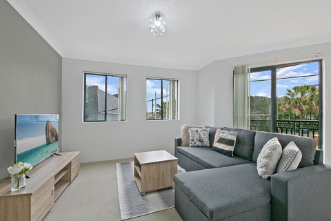 REDFERN 3 BEDROOM APARTMENT FREE PARKING WALK TO CENTRAL STATION NRE187 - Accommodation Georgetown 0