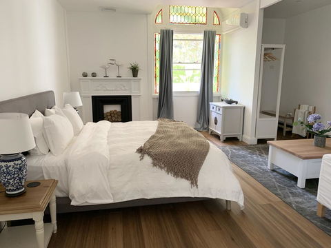 REED HOUSE At Maleny-The White Pavilion - Accommodation Georgetown 2