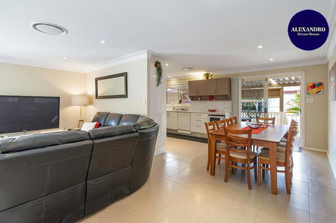 RELAXED COASTAL GETAWAY // MOMENTS TO WATERFRONT - Accommodation Georgetown 0