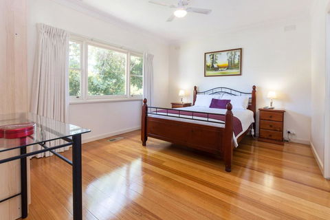 RENOVATED BEACH BEAUTY - ROSEBUD - Accommodation Georgetown 3
