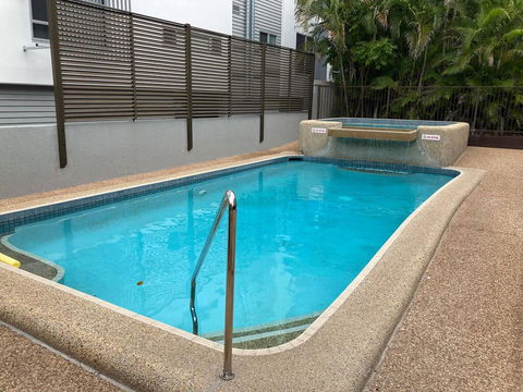 RENTAL: All $ Inclusive, Tidy Renovated Studio Apartment On The Strand, Pool,  - Accommodation Georgetown 2